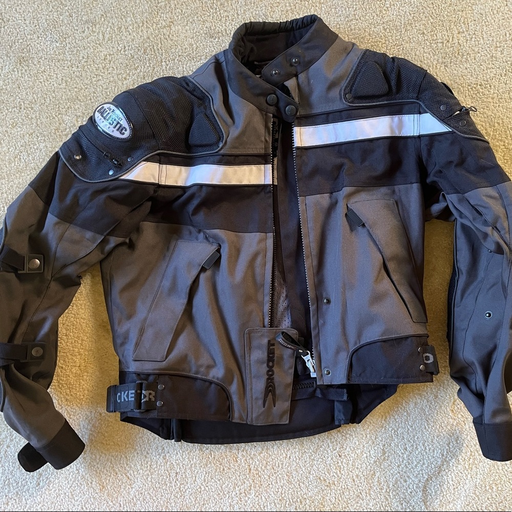 Solid motorcycle jacket, excellent condition!